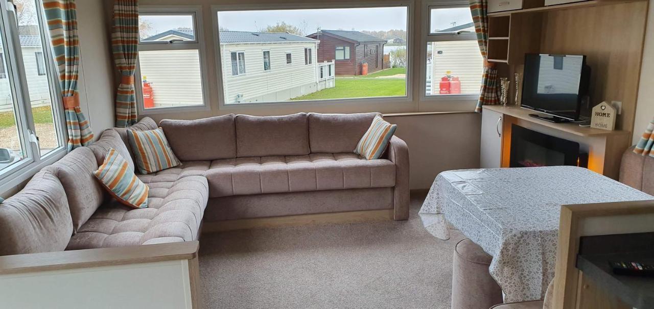 Ksr Hot Tub Holiday Home At Tattershall Lakes Kültér fotó