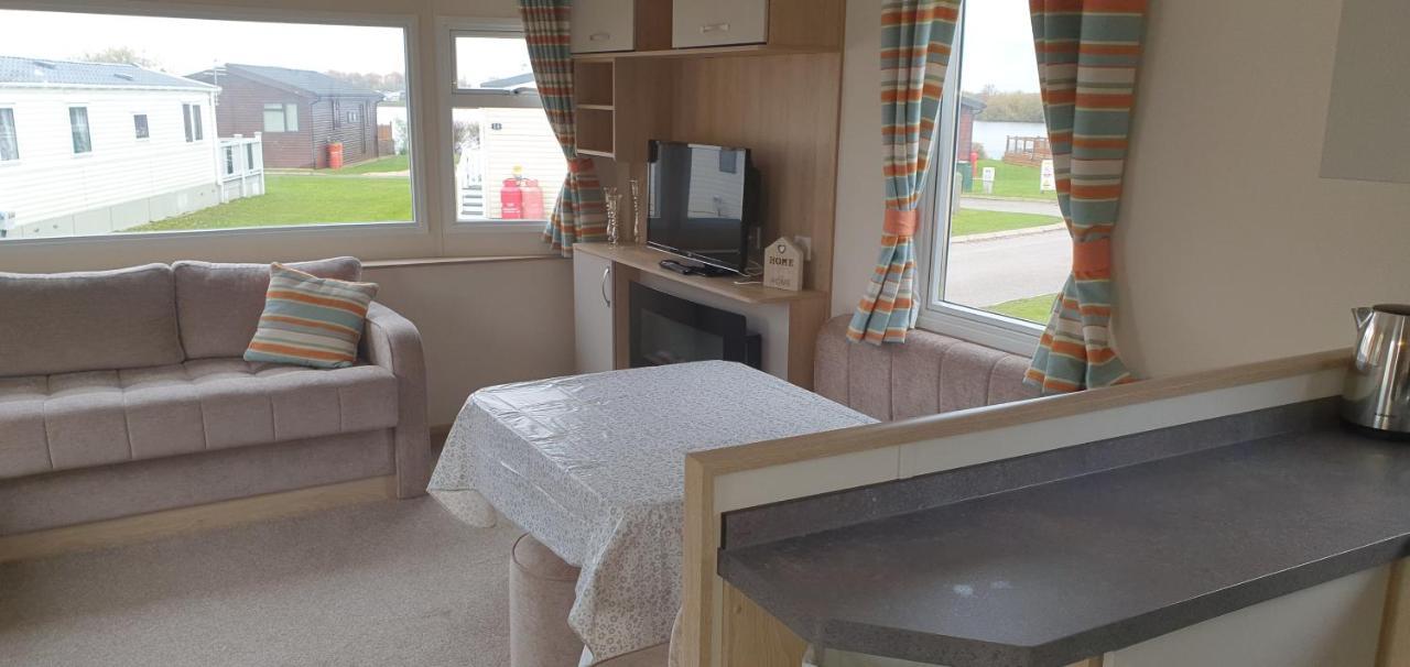 Ksr Hot Tub Holiday Home At Tattershall Lakes Kültér fotó